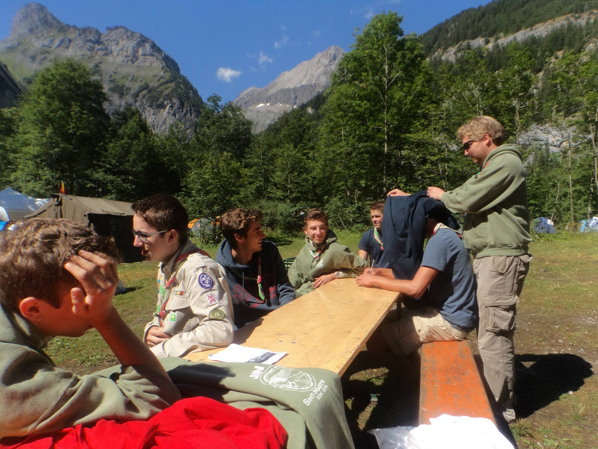 Sint-Martinus den XIIde - Internationaal kamp 2015 Kandersteg + Milaan